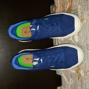 Cariuma Bright Blue Sneakers